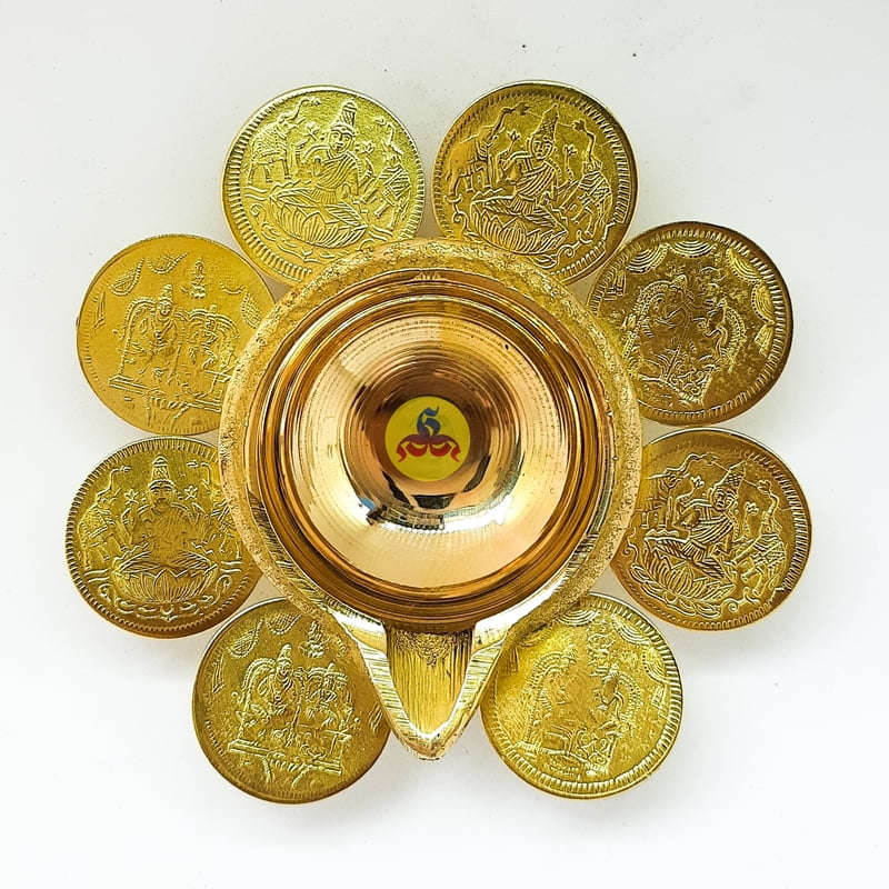 Lakshmi gubera vilakku Lakshmi gubera vilakku